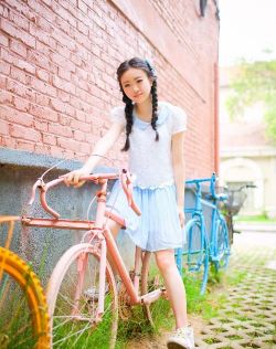 强奸女大学生色情小说