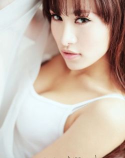 巨乳亚洲中文字幕在线播放器